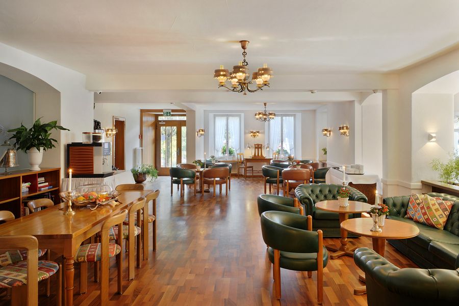 Hotel Beausite lounge.jpg
